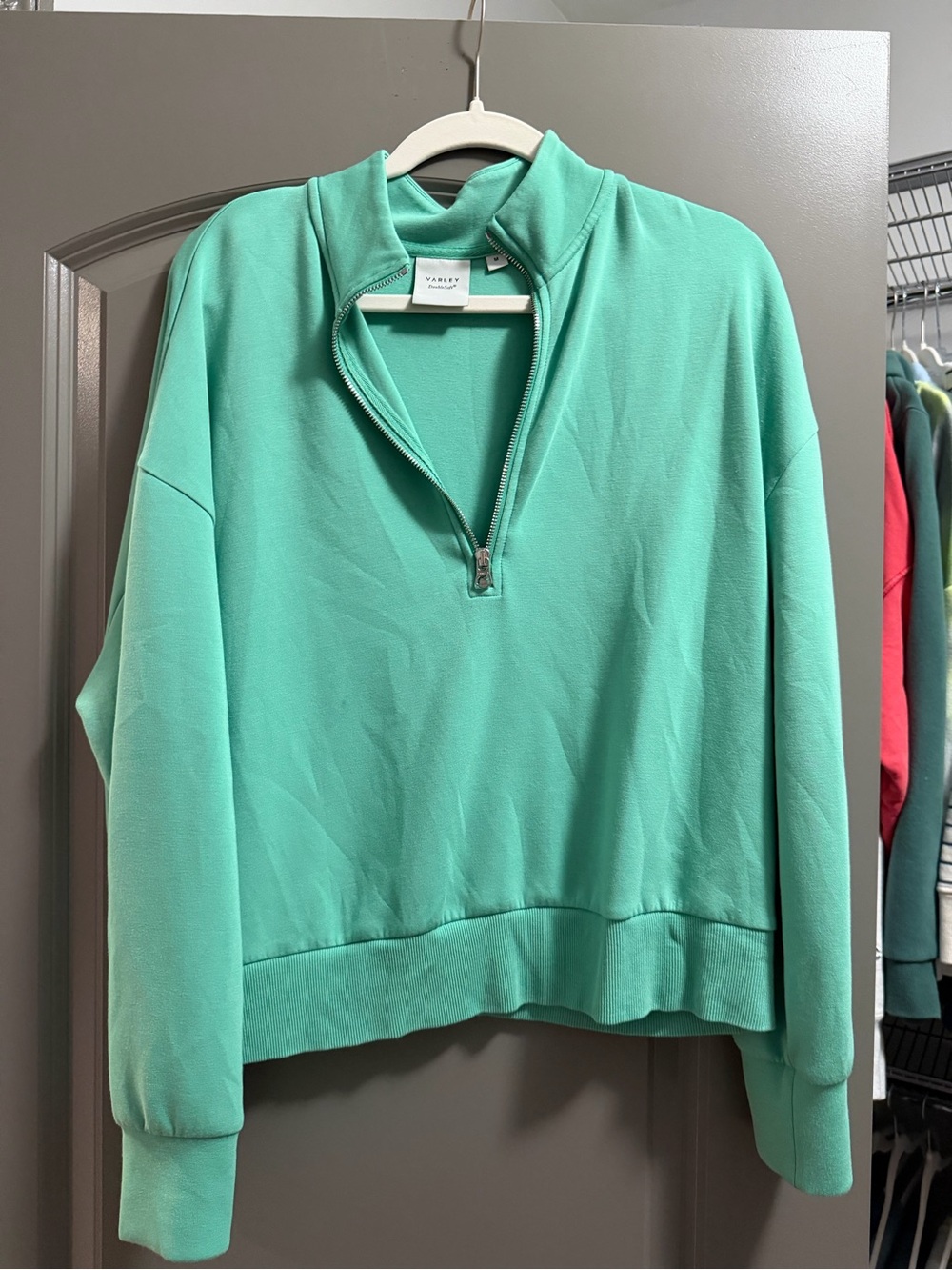 Varley Green Half-zip Sweatshirt and sweatshorts - Picture 3 of 8